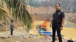 Laporan Warga, Polsek Benai Bakar Rakit Stingkay di Jalur Patah