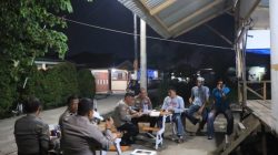 Wakapolres Rohil Turun Malam-Malam ke Poskamling Cempedak Rahuk, Ajak Warga Aktifkan Lagi Siskamling