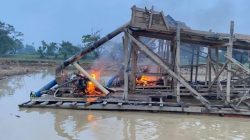 Gerak Cepat Laporan 110, Polsek Kuantan Hilir Musnahkan Rakit PETI di Pulau Beralo