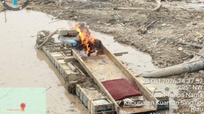 Cek Dugaan PETI Jenis Stingkai, Polres Kuansing Bakar 3 Rakit dan Tenda di Pulau Kopuang