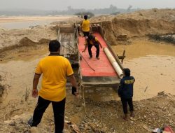 Tindaklanjuti Laporan Warga, Polsek Singingi Tertibkan 4 Rakit PETI