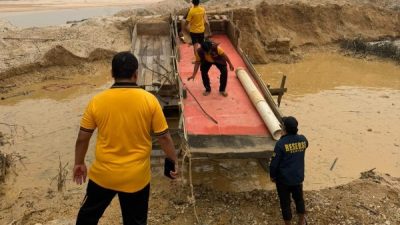 Tindaklanjuti Laporan Warga, Polsek Singingi Tertibkan 4 Rakit PETI